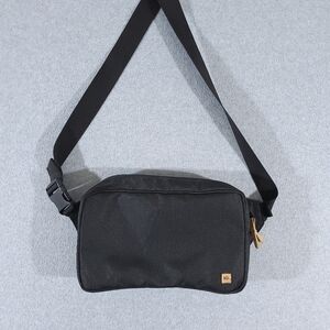 TENTREE Mobius Hip Pack Black Buckle Closure Recycled Polyester Ykk Zippers